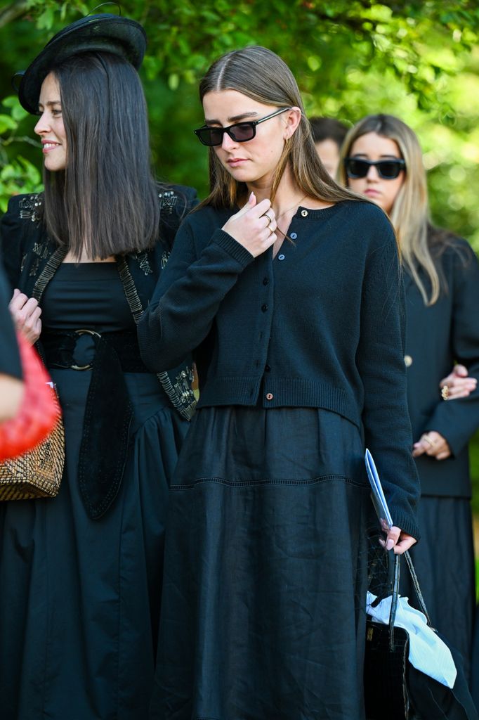 Domino, nieta de Lady Pamela Hicks, en el funeral de su abuela