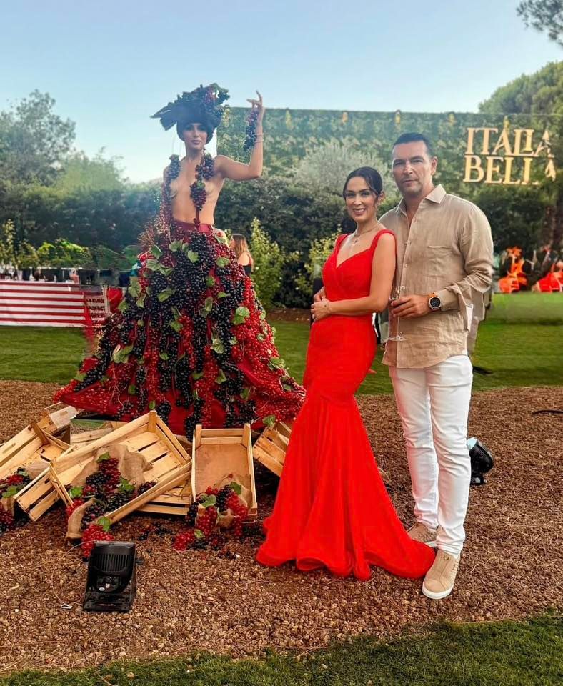 La gala a beneficio de la fundación de Andrea Bocelli se realizó en la casa que le tenor tiene en Forte dei marmi.