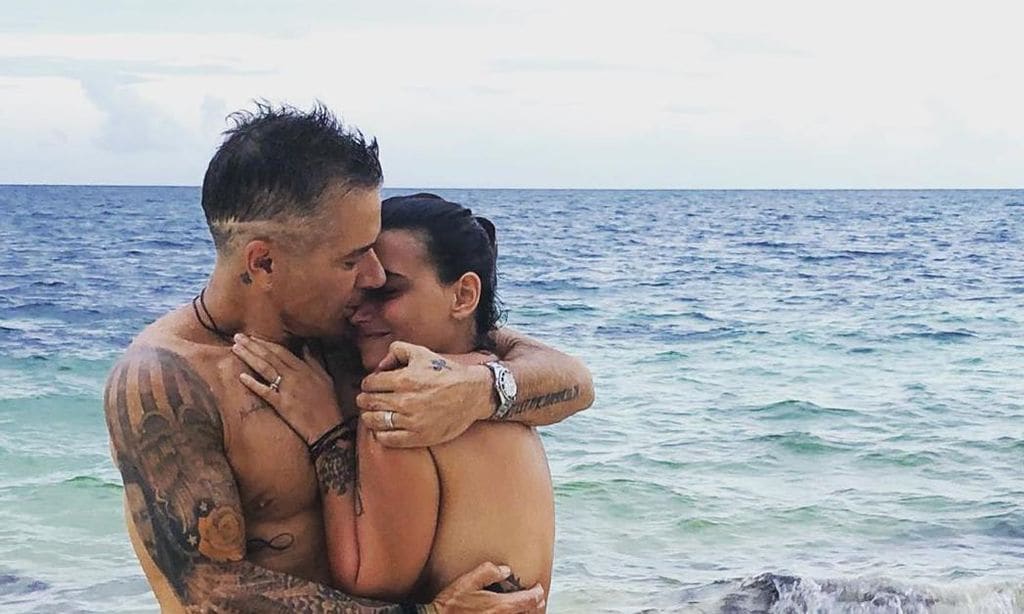 Fernando Carrillo y su novia