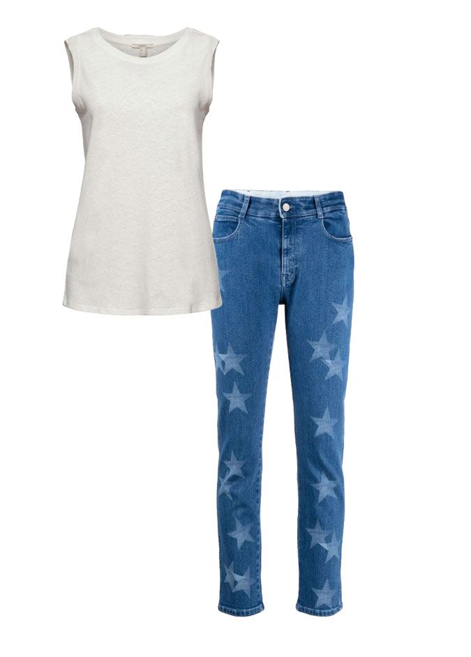 Camiseta blanca y pantalones vaqueros