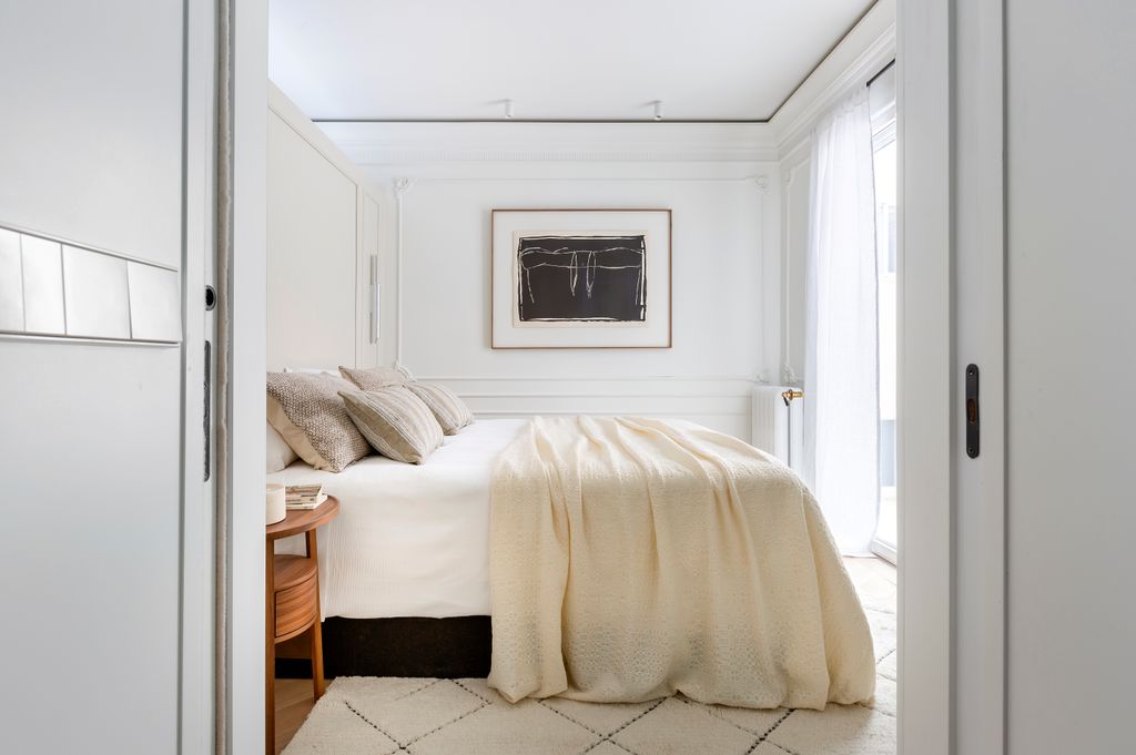 Dormitorio en tonos neutros