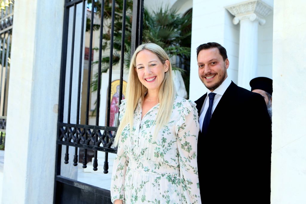 Teodora de Grecia, su prometido, Matthew Kumar y su madre, la reina Ana María de Grecia, se reunieron con el arzobispo ortodoxo