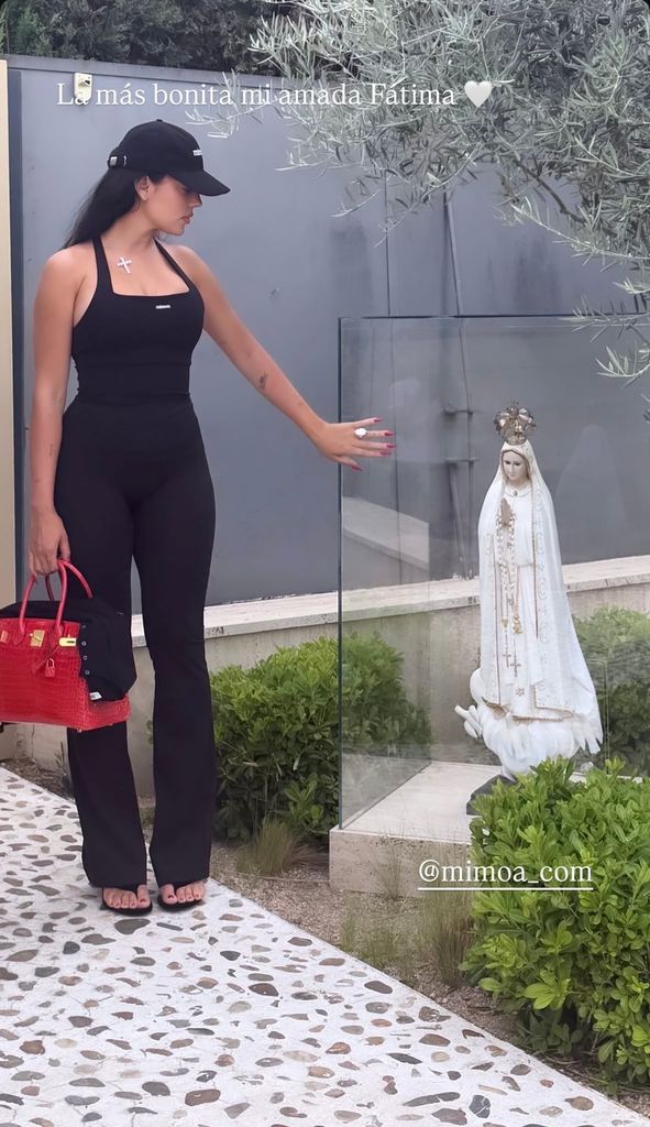 Georgina Rodríguez, fiel a su fe con la Virgen de Fátima.