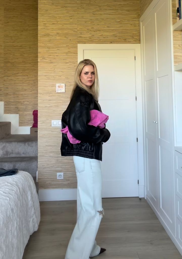 Amelia Bono con total look de Zara.