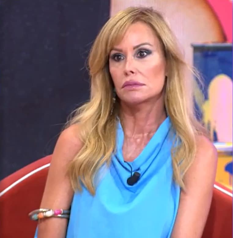 Lara Dibildos en TardeAR