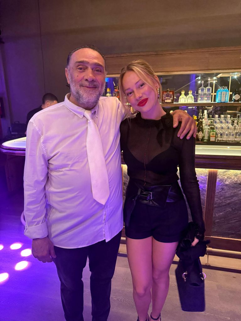 Ester Expósito visitó el pasado sábado Tablao La Carmela, uno de los espacios más representativos del flamenco en Madrid.