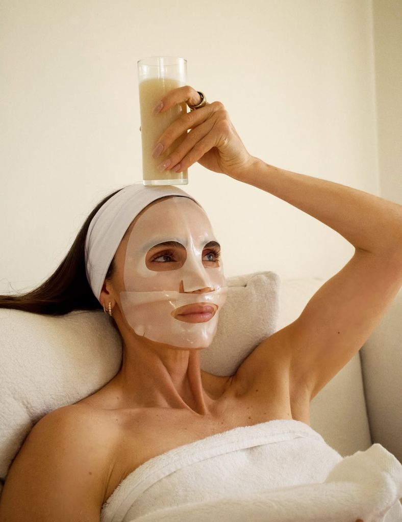 La entrenadora Kirsty Godso en su momento skincare- descanso