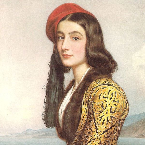 Amalia de Grecia fue una reina querida y admirada por sus súbditos, pero con el paso del tiempo se convirtió en una figura controvertida y odiada por una parte de la población
