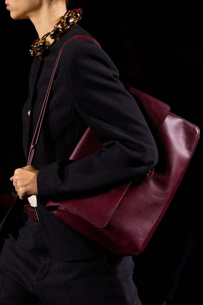 La nueva 'flap bag' en pasarela. 