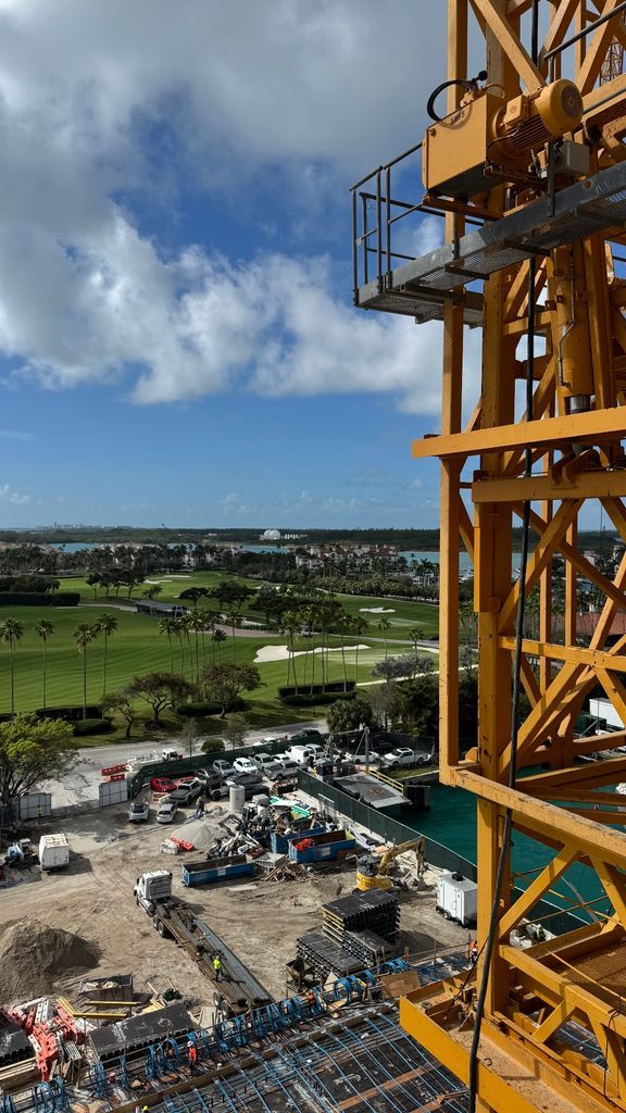 Edoardo compartió este vistazo desde un lugar en plena construcción