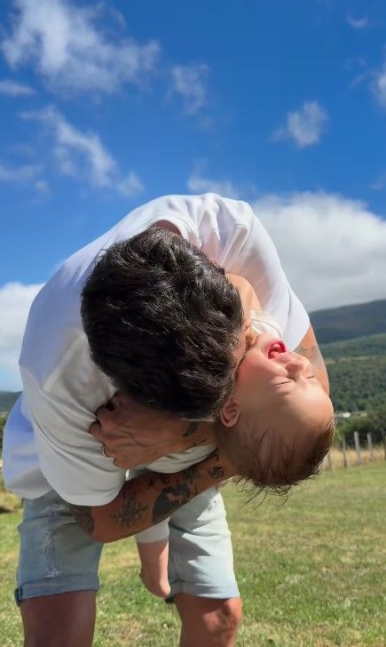 Matías Novoa y su hijo Milo