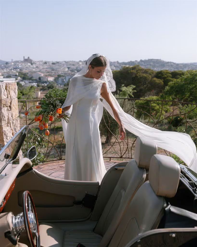 Vestidos de novia tendencia 2026 capas chal