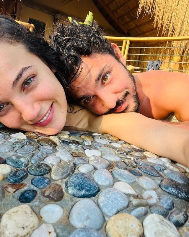Pinar Deniz ('Secretos de familia') confirma su relación con el ex de Hande Erçel