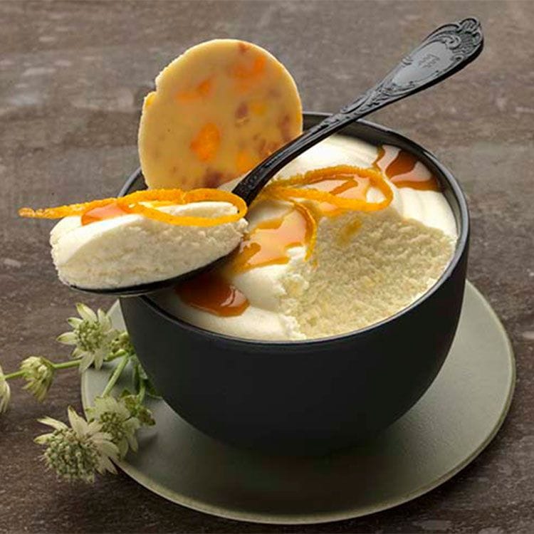 'Mousse' fácil de naranja y chocolate blanco