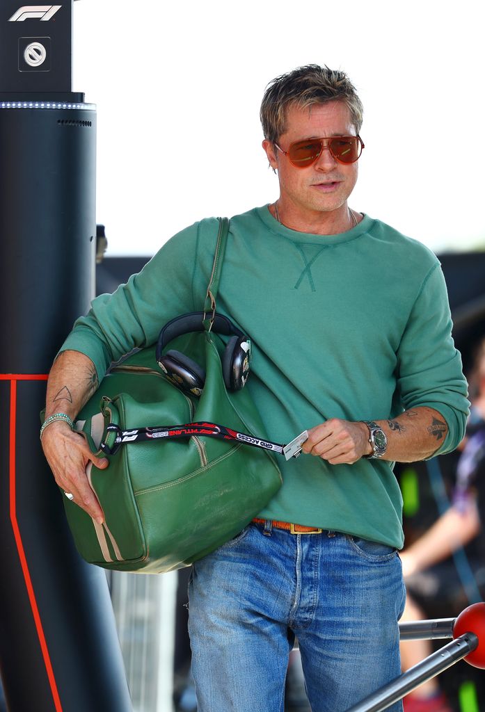 Brad Pitt tras salir de su entrenamiento de F1 en Hungaria.