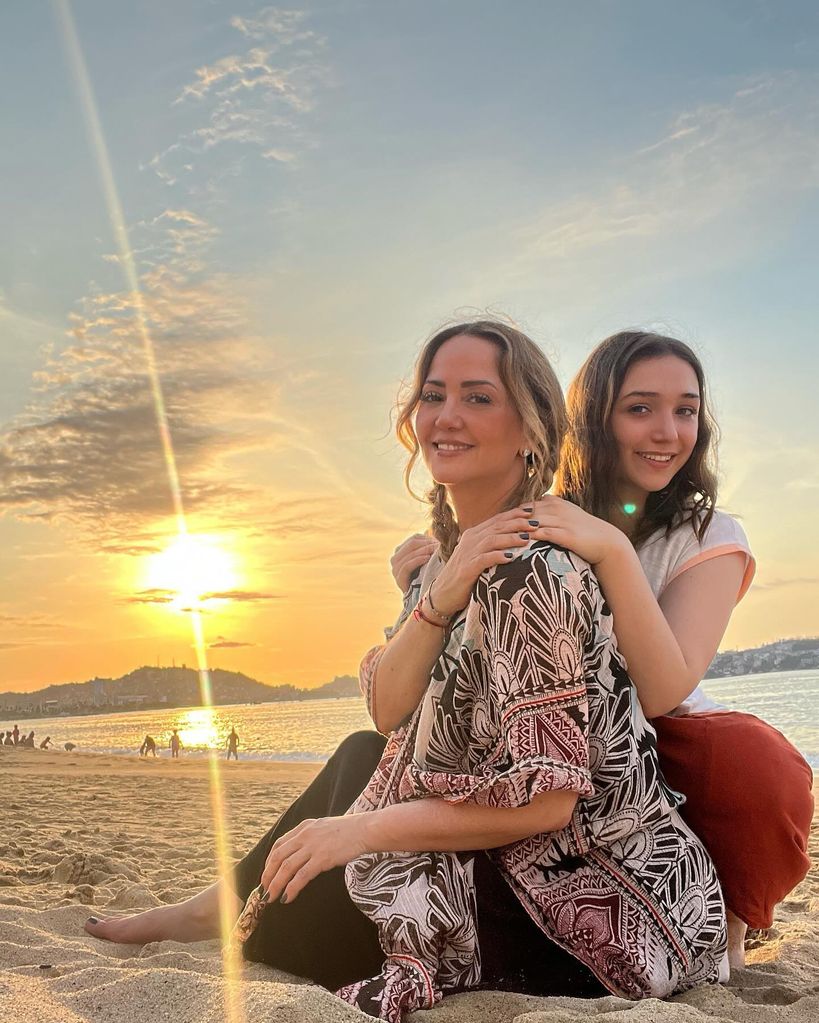 Andrea Legarreta y Nina Rubín