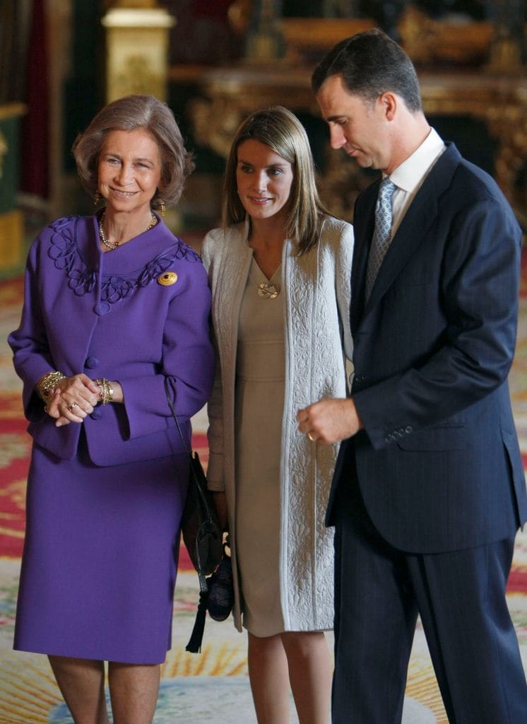 Reyes Felipe y Letizia el 12 de octubre de 2008