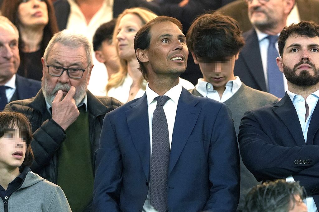 El extenista balear presenció en viva el derbi de la capital