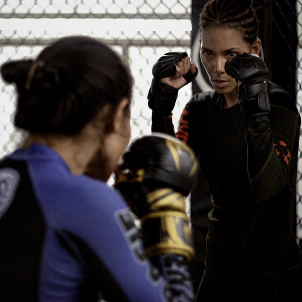 Halle Berry en práctica de boxeo