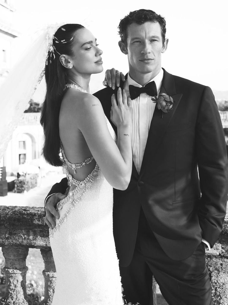 Dua Lipa y Callum Turner compartieron las fotos de su boda durante el fin de semana.