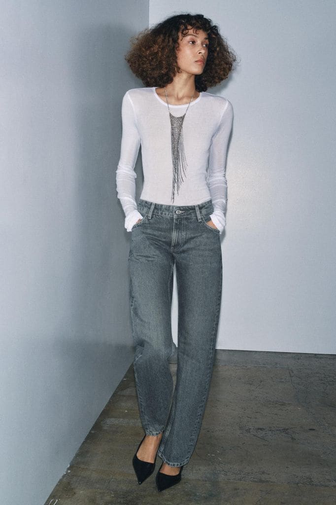 Camiseta blanca larga Zara 2025