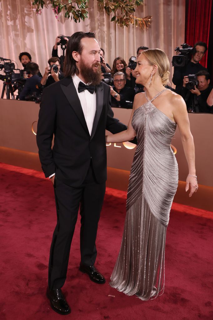 Danny Fujikawa y Kate Hudson