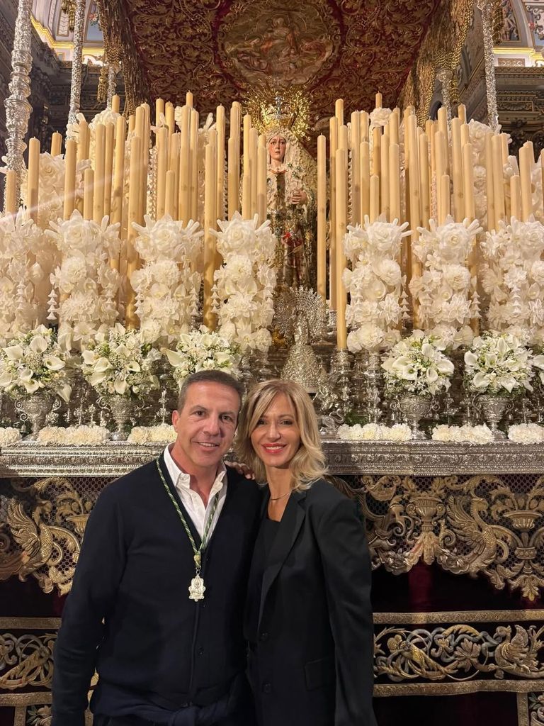 Susanna Griso junto a Cristóbal Soria en la Semana Santa de Sevilla