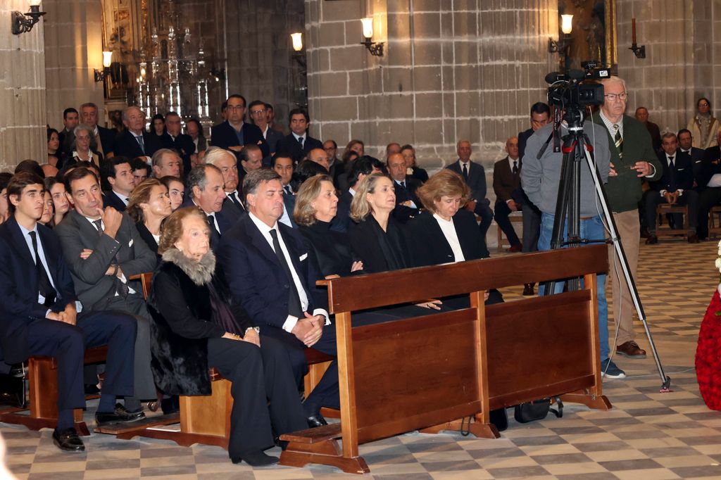 Amigos y familiares en la misa funeral por Álvaro Domecq en la Catedral de Jerez