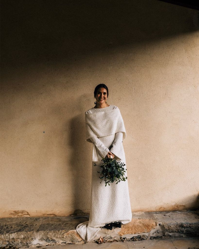 Novias de otoño con vestidos de tweed estilo túnica
