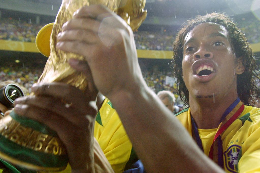 Ronaldinho se convirtió en campeón del mundo con Brasil en 2002.