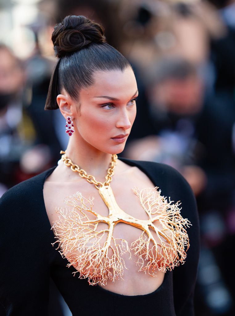 Bella Hadid volvió a causar furor en la alfombra roja del Festival de Cannes