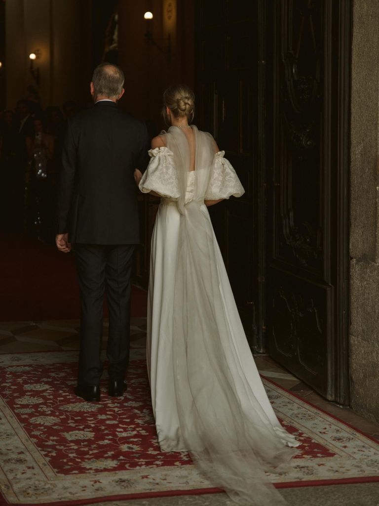 Espaldas de novia impresionantes con tul