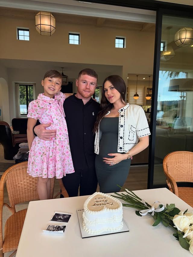 Fernánda Gómez, Saúl Canelo Álvarez y su hija Maria Fernanda agrandan la familia