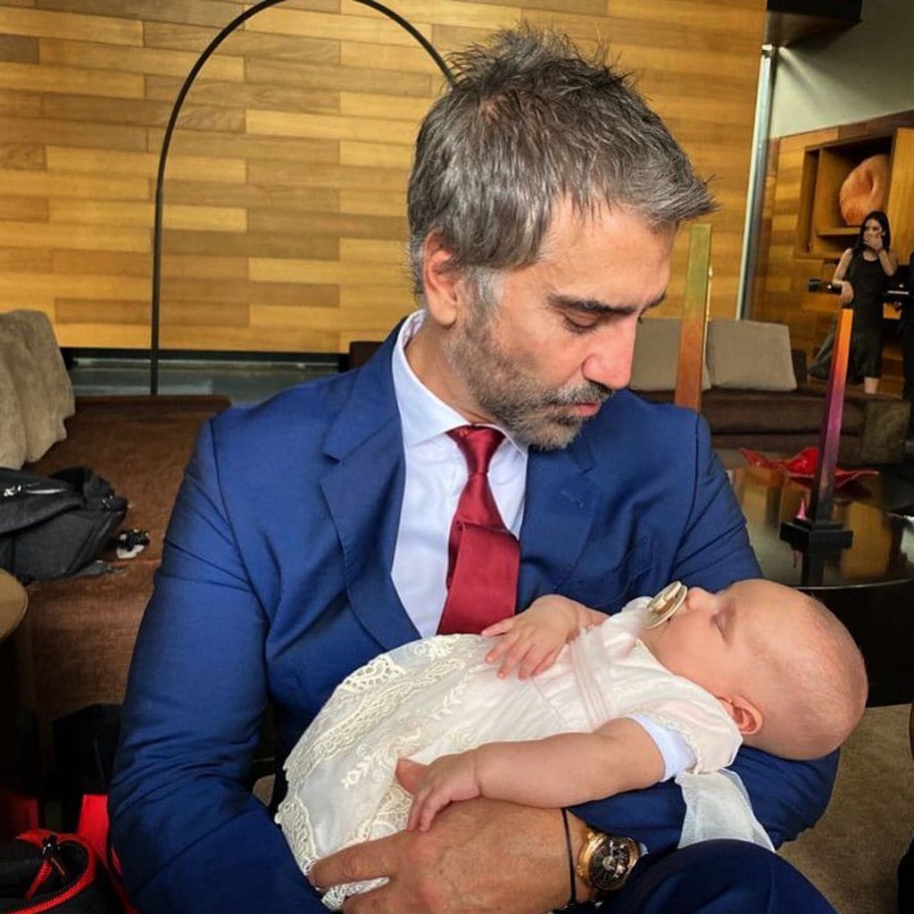 Alejandro Fernández y su nieta, Cayetana