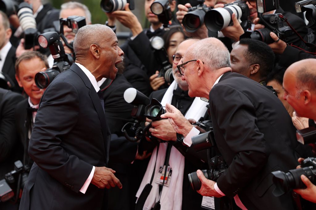 Denzel Washington protagonizó un tenso encuentro con un fotógrafo en la alfombra roja de 'Highest 2 Lowest' en Cannes.
