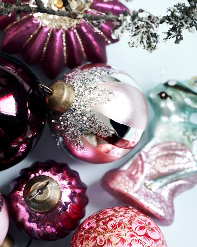 Bolas de Navidad en tonos rosas        