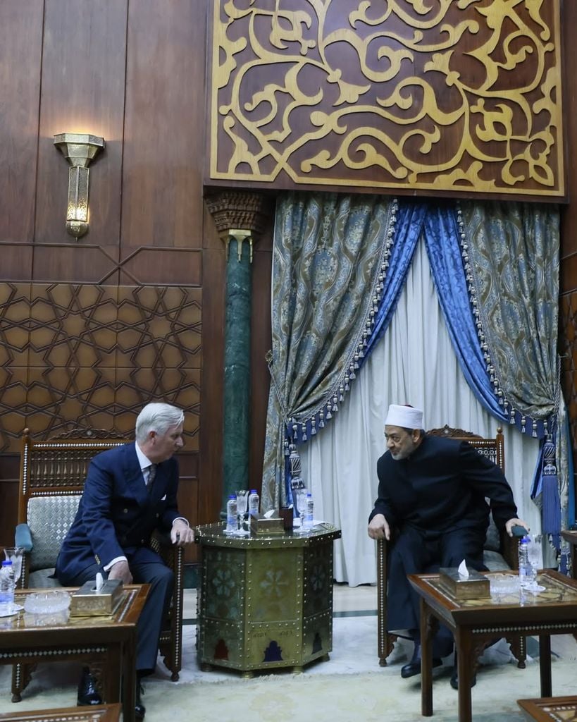 Antes de la inauguración esta noche del Gran Museo Egipcio de El Cairo, el Rey Felipe de Bélgica se reúne con el Gran Imán de la Mezquita de Al-Azhar, un destacado líder espiritual e intelectual del mundo suní 
