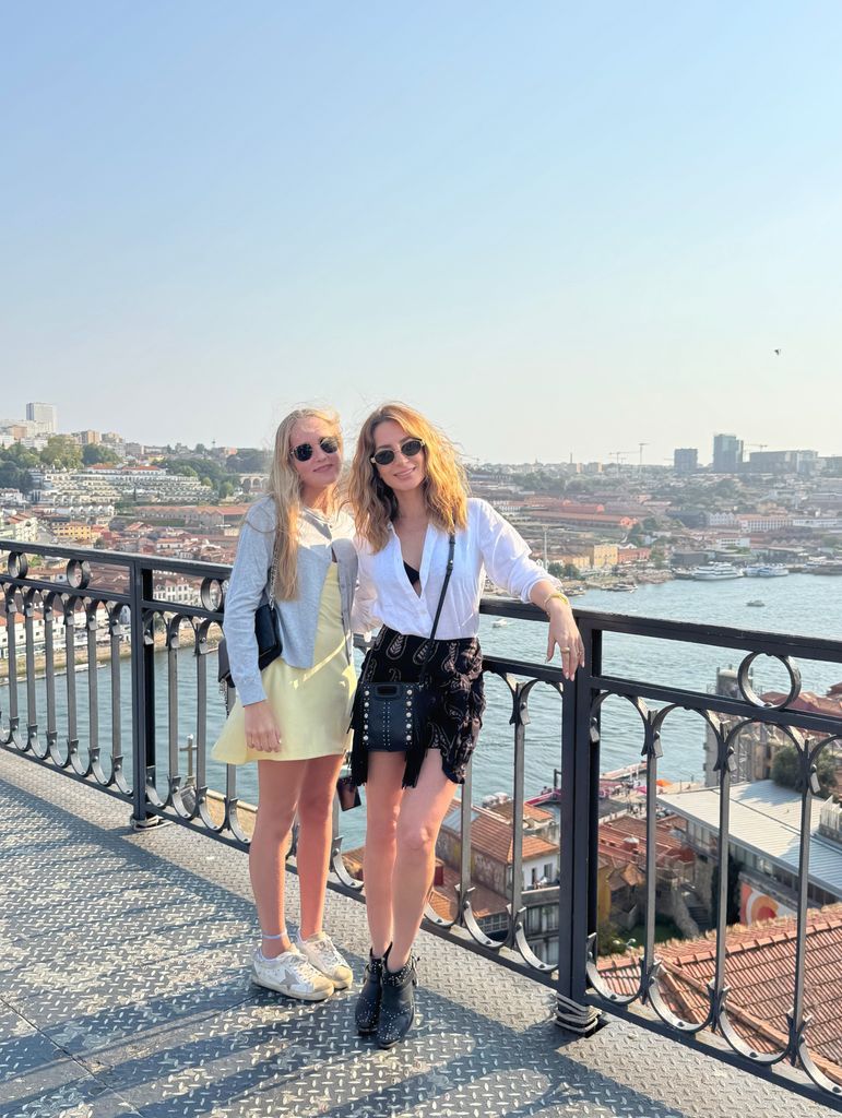 Miranda y Geraldine Bazán, guapísimas en Porto.