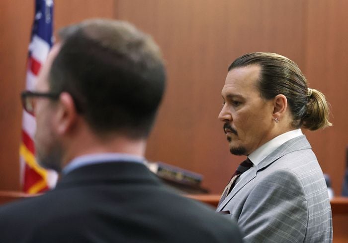 Amber Heard se derrumba en el juicio con Johnny Depp