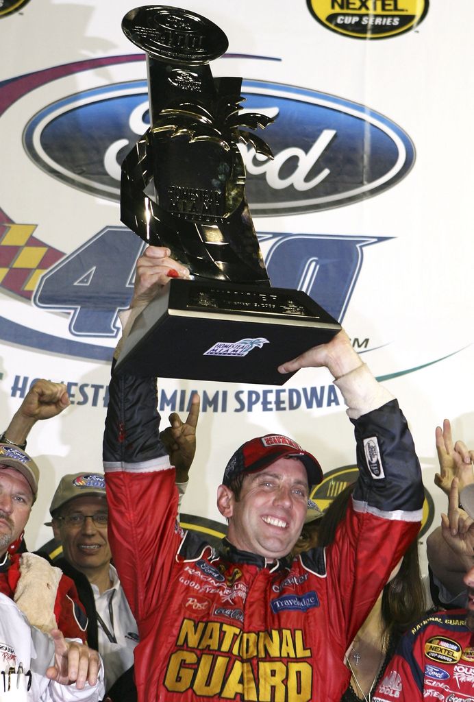 La avioneta en la que viajaba con su familia se estrelló a las 10:15am hora local en el Aeropuerto Regional de Statesville, en Carolina del Norte.