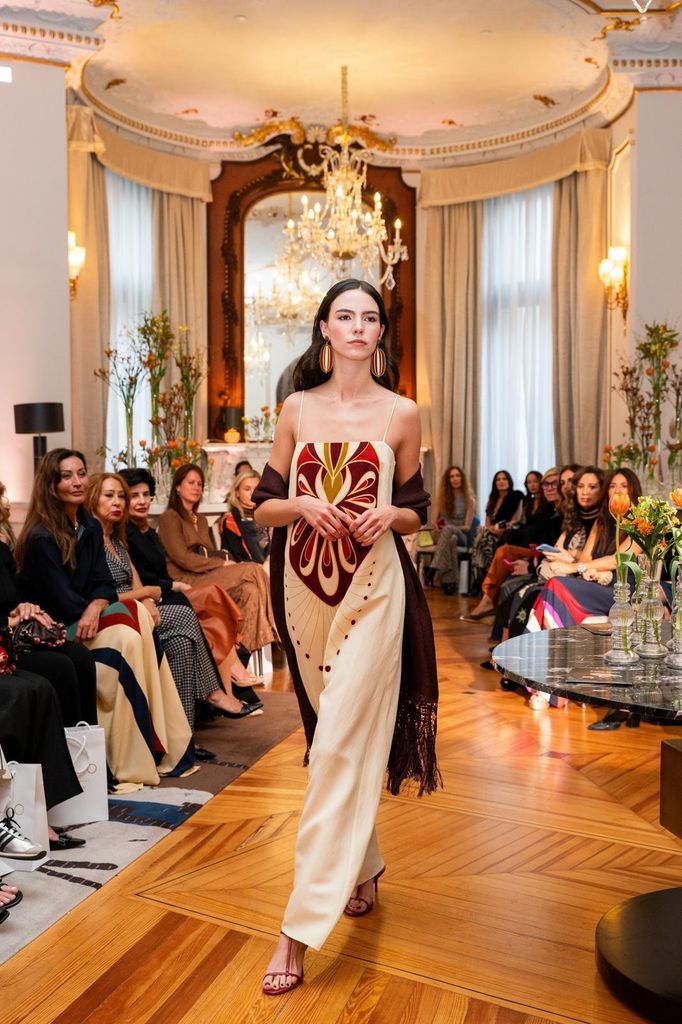 Rochi Laffón y su vestido 'holístico' en el Thyssen