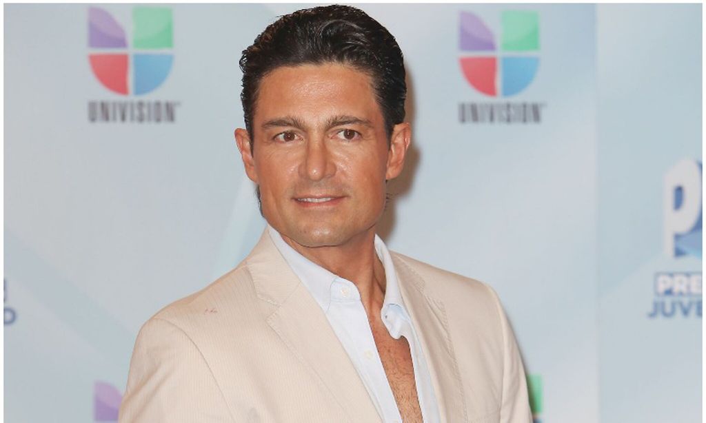 fernando colunga traje blanco 12 a