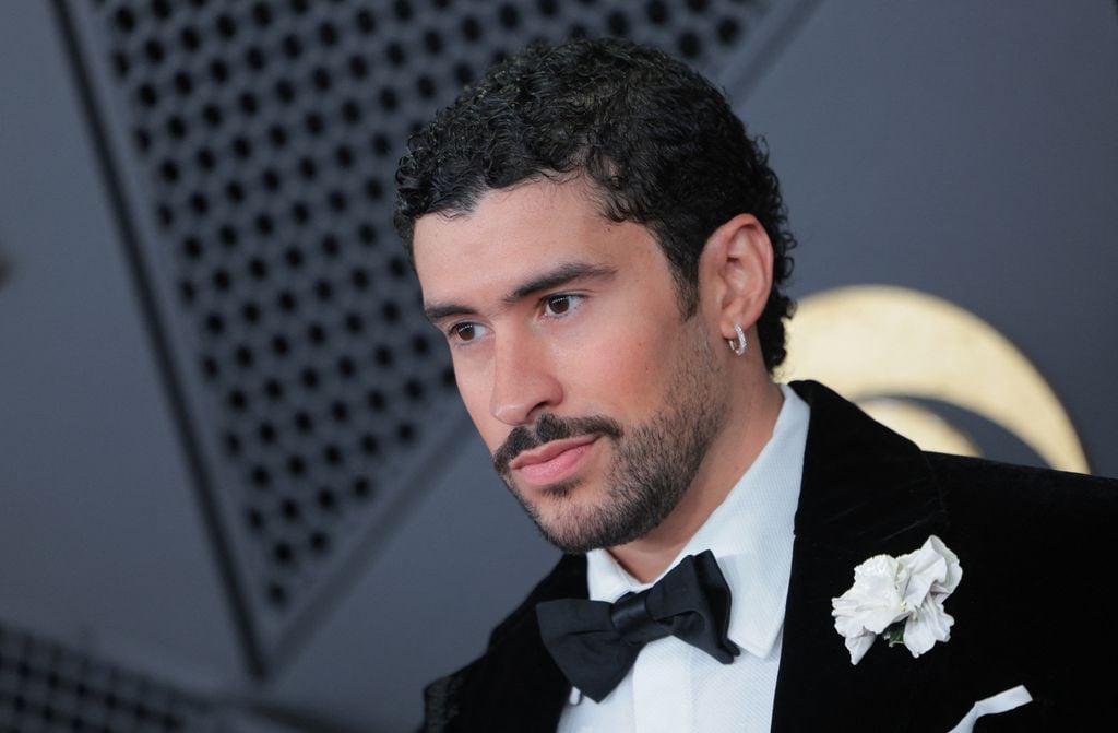 Bad Bunny, tres veces ganador de los Premios Grammy 2026 será el encargado del show de medio tiempo del Super Bowl LX