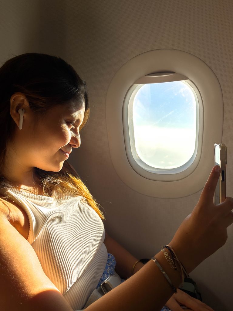 chica avion