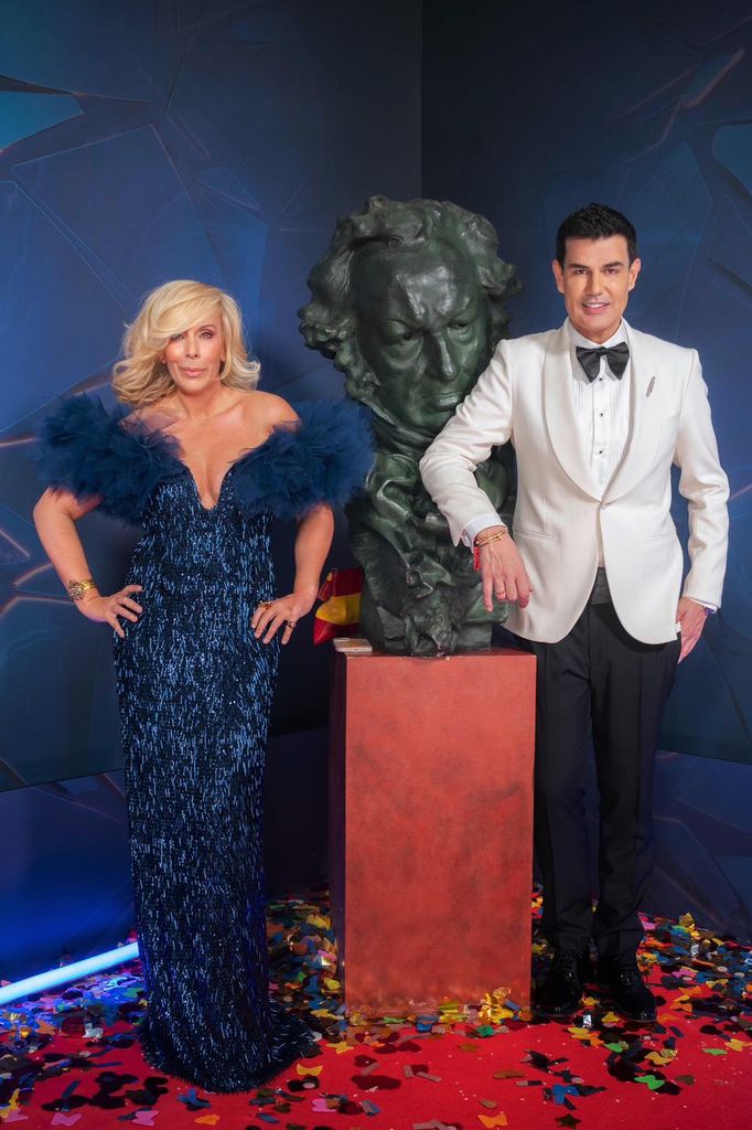 María Eizaguirre junto al diseñador de su look Alejandro de Miguel