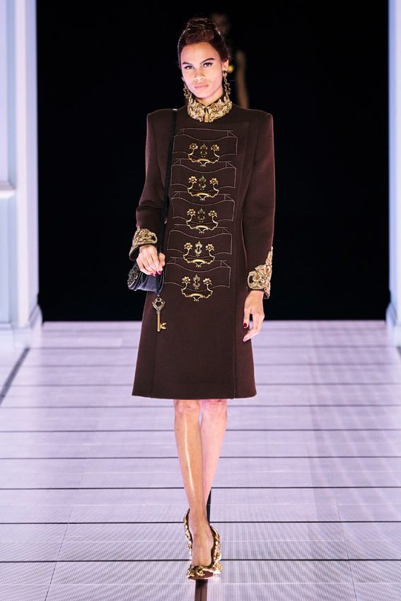 moschino f22 004004220303