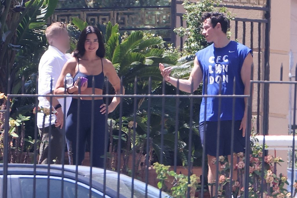 Dua Lipa y Callum Turner ya están en Italia