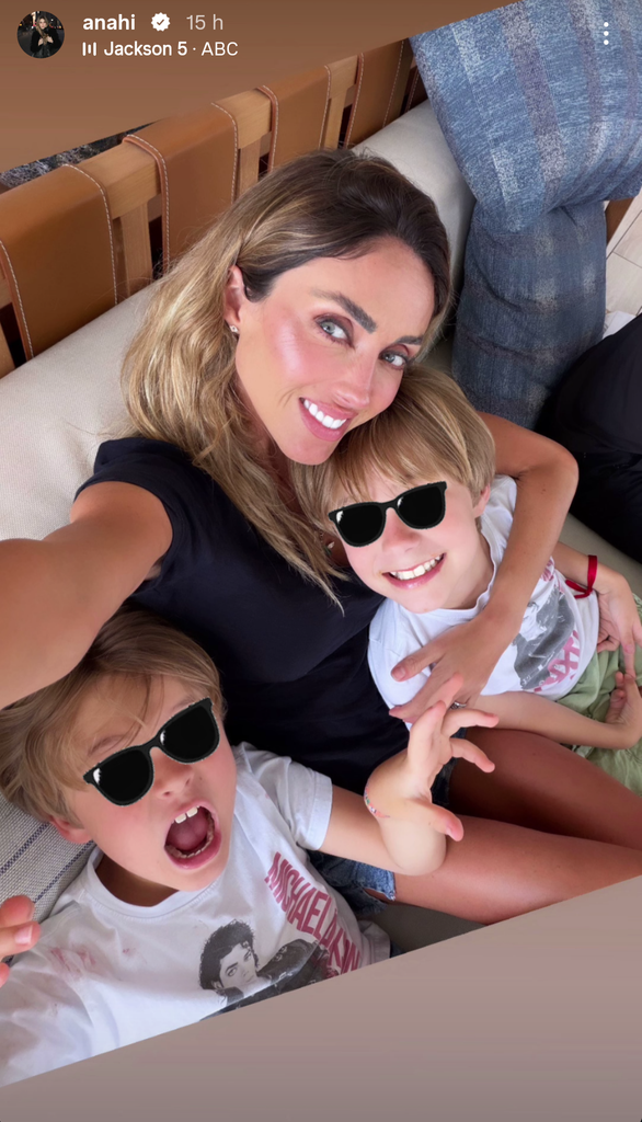 'Manu' y Emiliano, hijos de Anahí, al parecer son grandes fans de Michael Jackson.