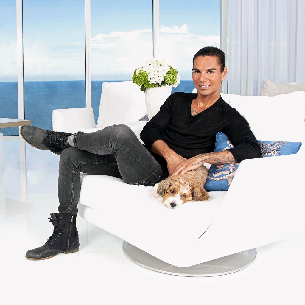 Julio Iglesias Jr. HOLA 4070