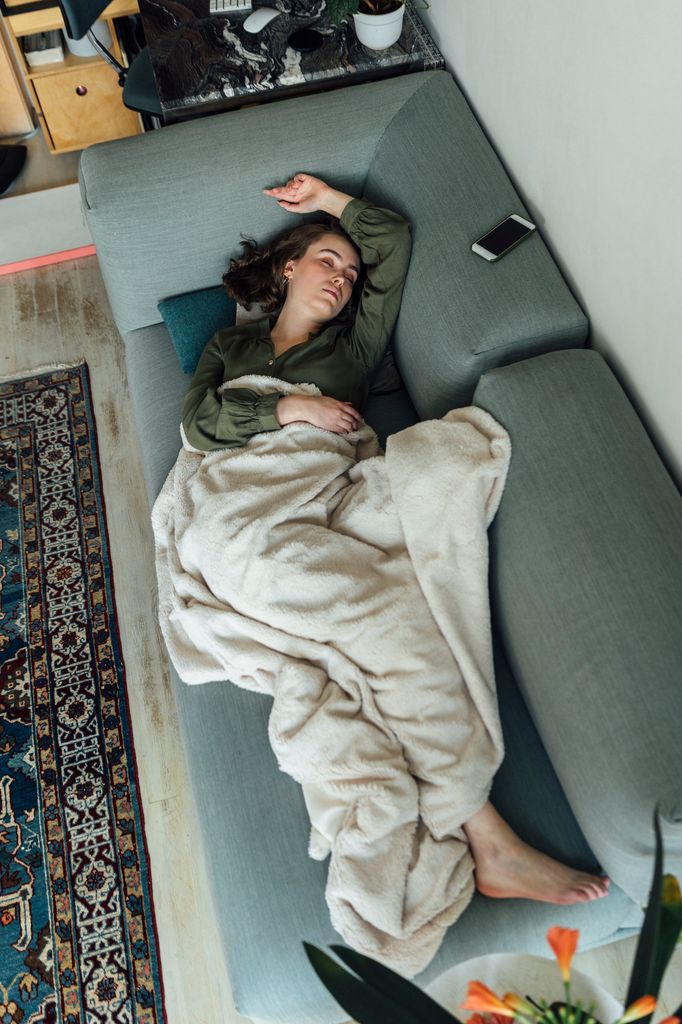 chica siesta